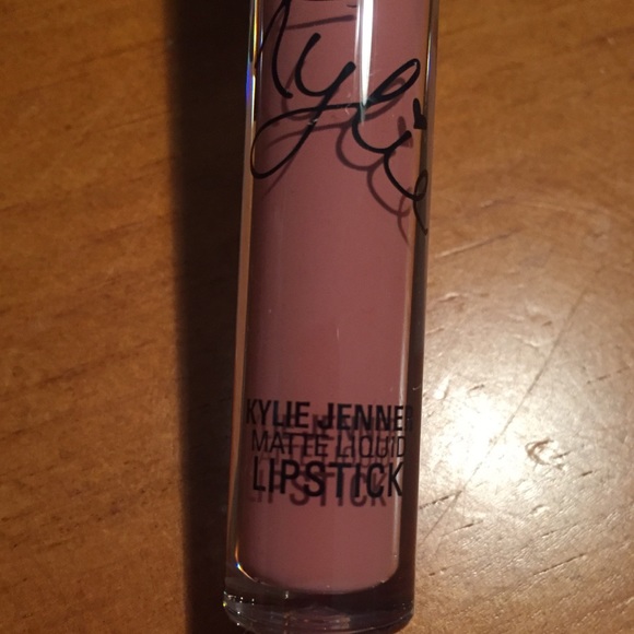 Kylie Matte Liquid Lipstick 👄 - Picture 5 of 10